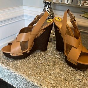 BCBGeneration high platform sandals- 9